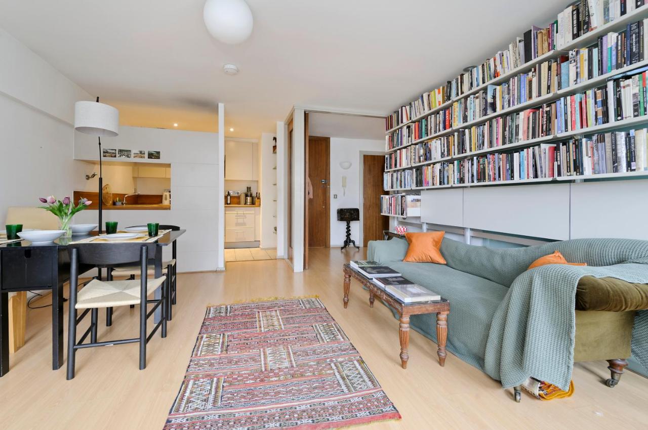 The Little Library - B&B London