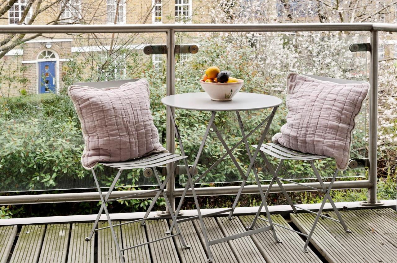 The Little Library - B&B London