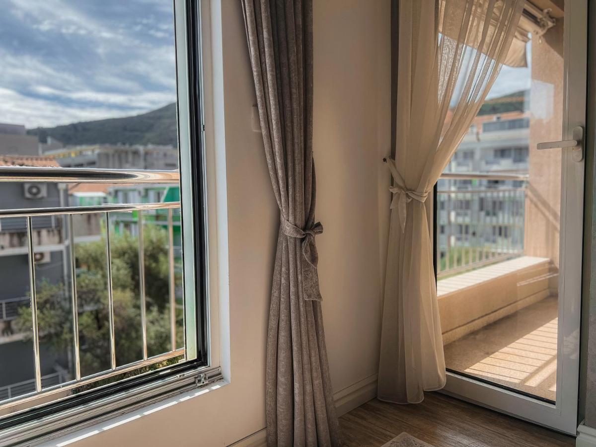 Apartment Luna Budva - Bed and Breakfast Budva