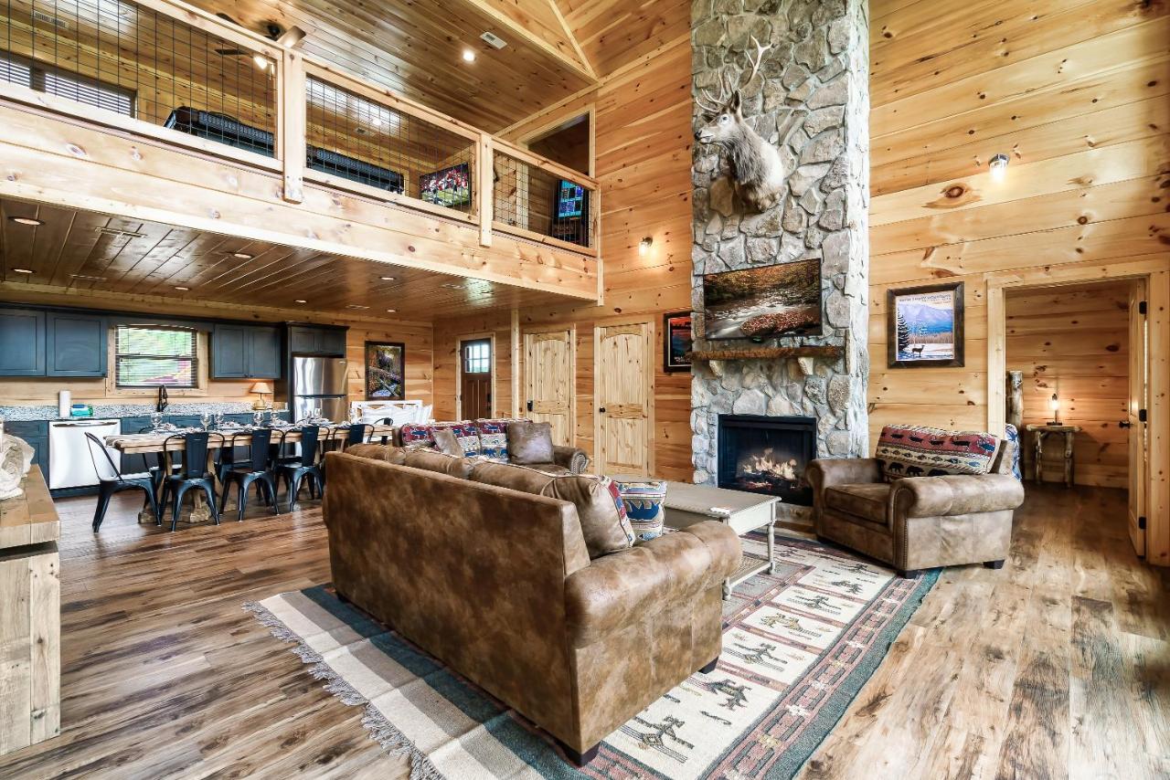 Pet Friendly+ Hot Tub + Fire Pit + Game Room - B&B Cosby
