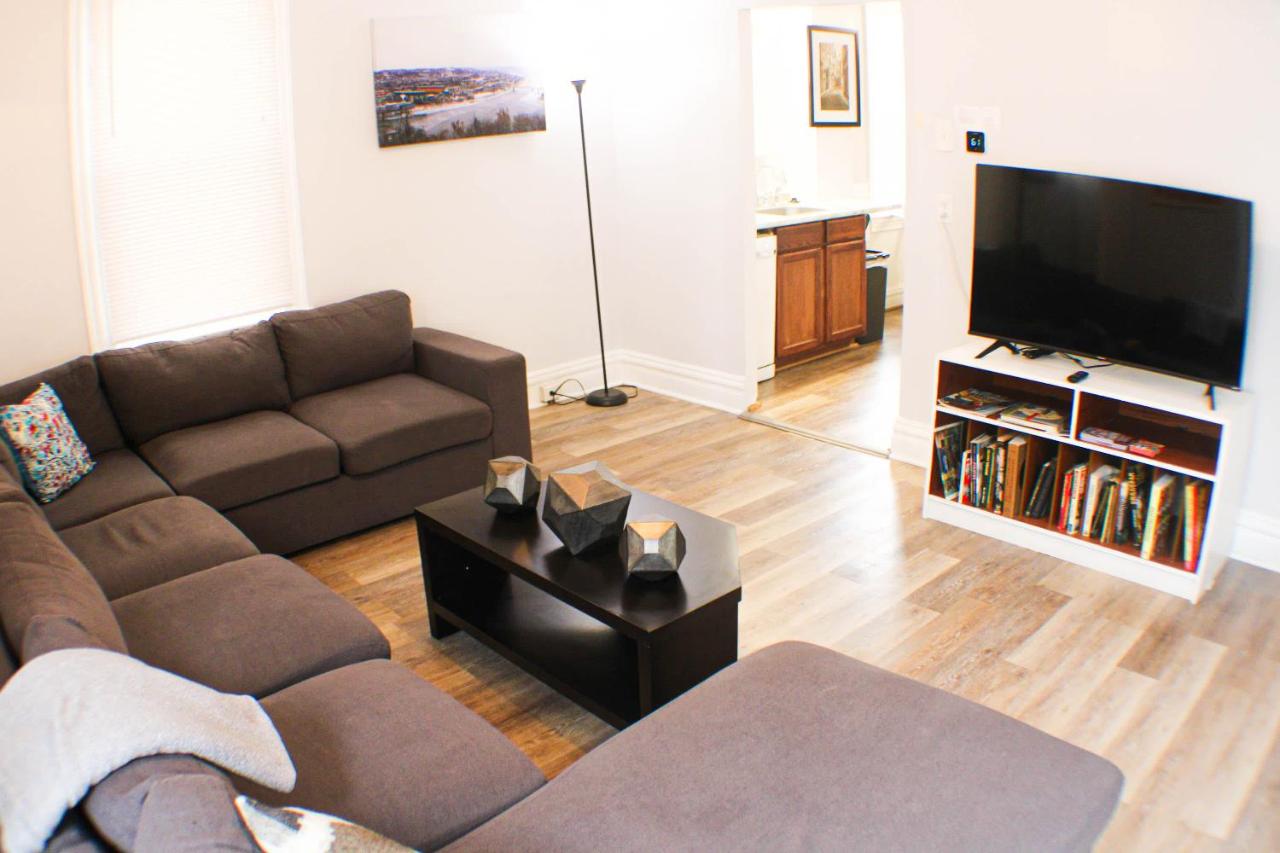 2 BR - Off Street Parking - Amazing View Nearby - B&B
