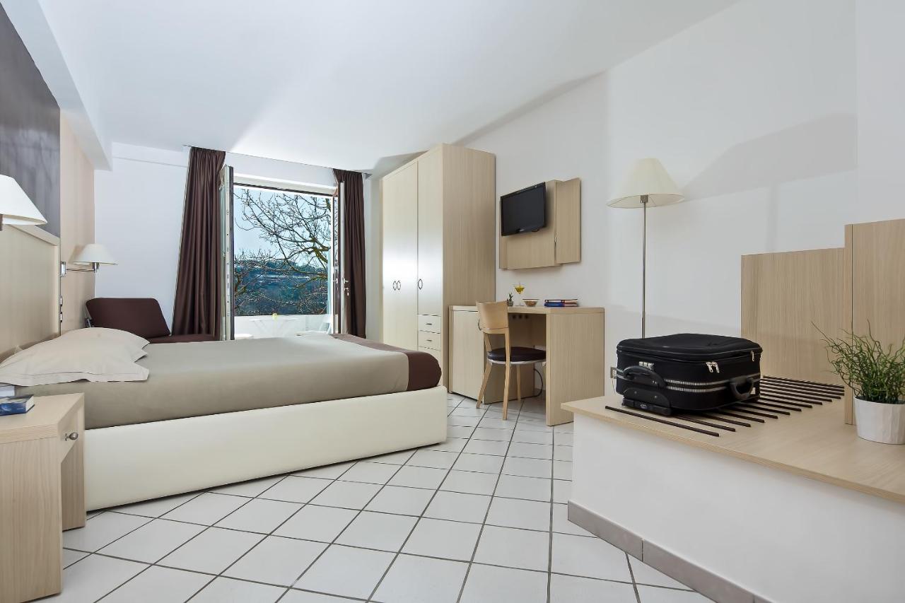 Chambre Familiale (2 Adultes + 1 Enfant)