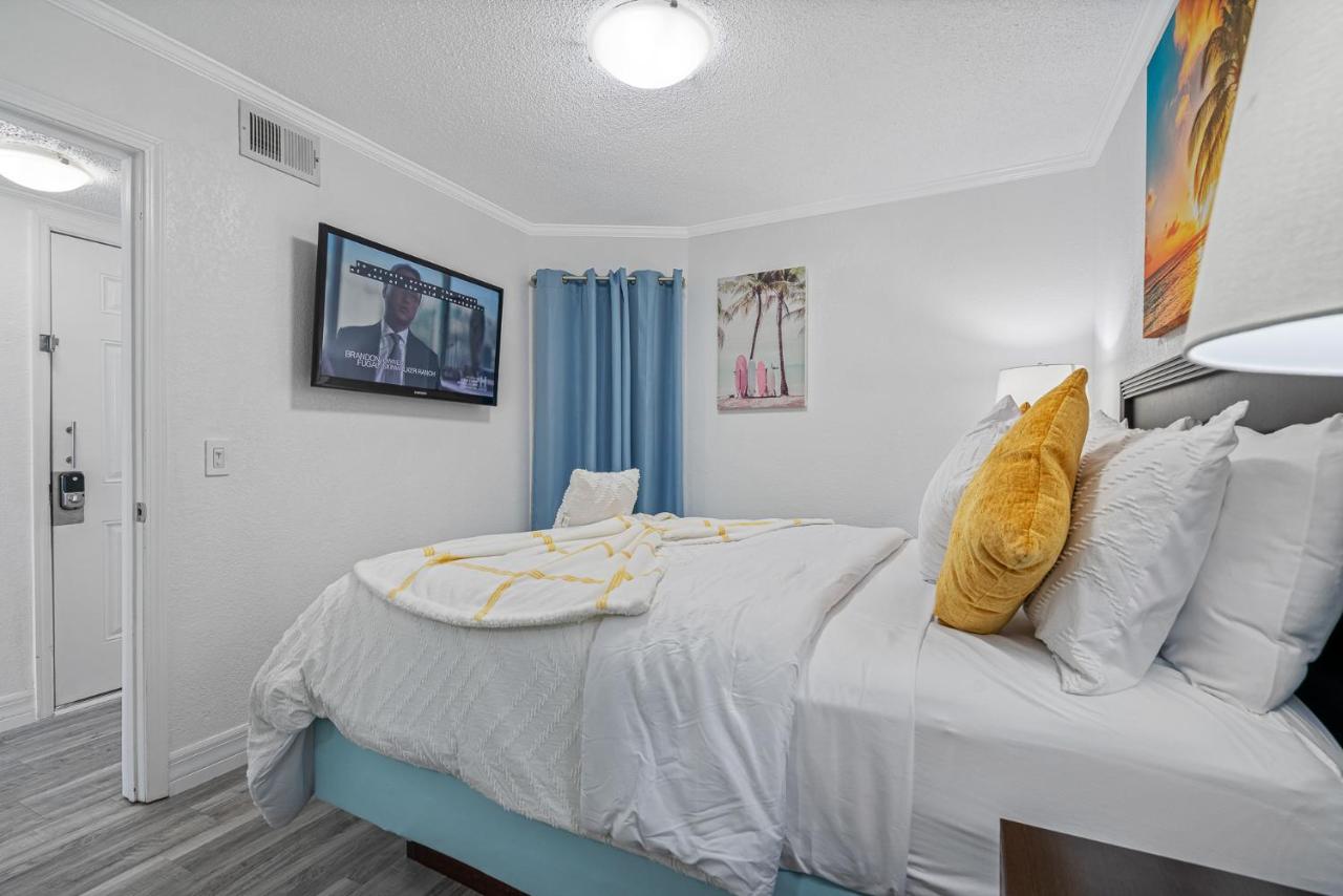 B&B Tampa - Forever Beach View Sailport Resort Condos Tampa - Bed and Breakfast Tampa