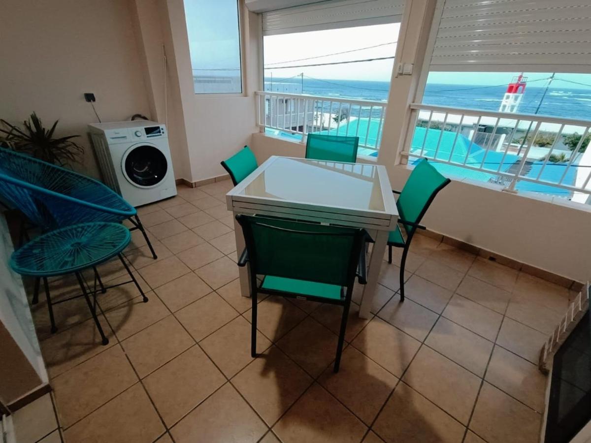 Cibuqueira numéro 5, Appartement en centre ville,vue sur mer, plage à pied - B&B Le Moule
