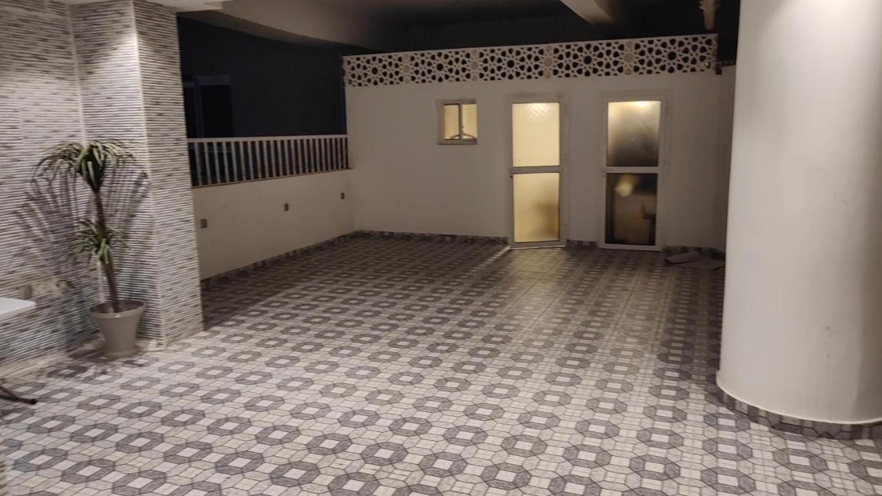 شقة ملكيه فاخرة مطله على البحر - B&B