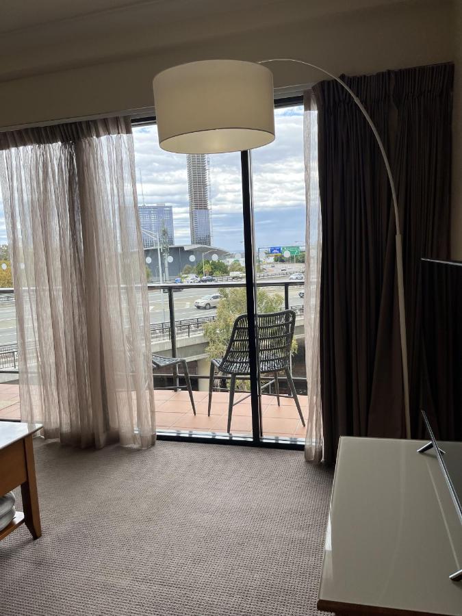 501 Sky High Cbd Style With Parkingpool - B&B Perth