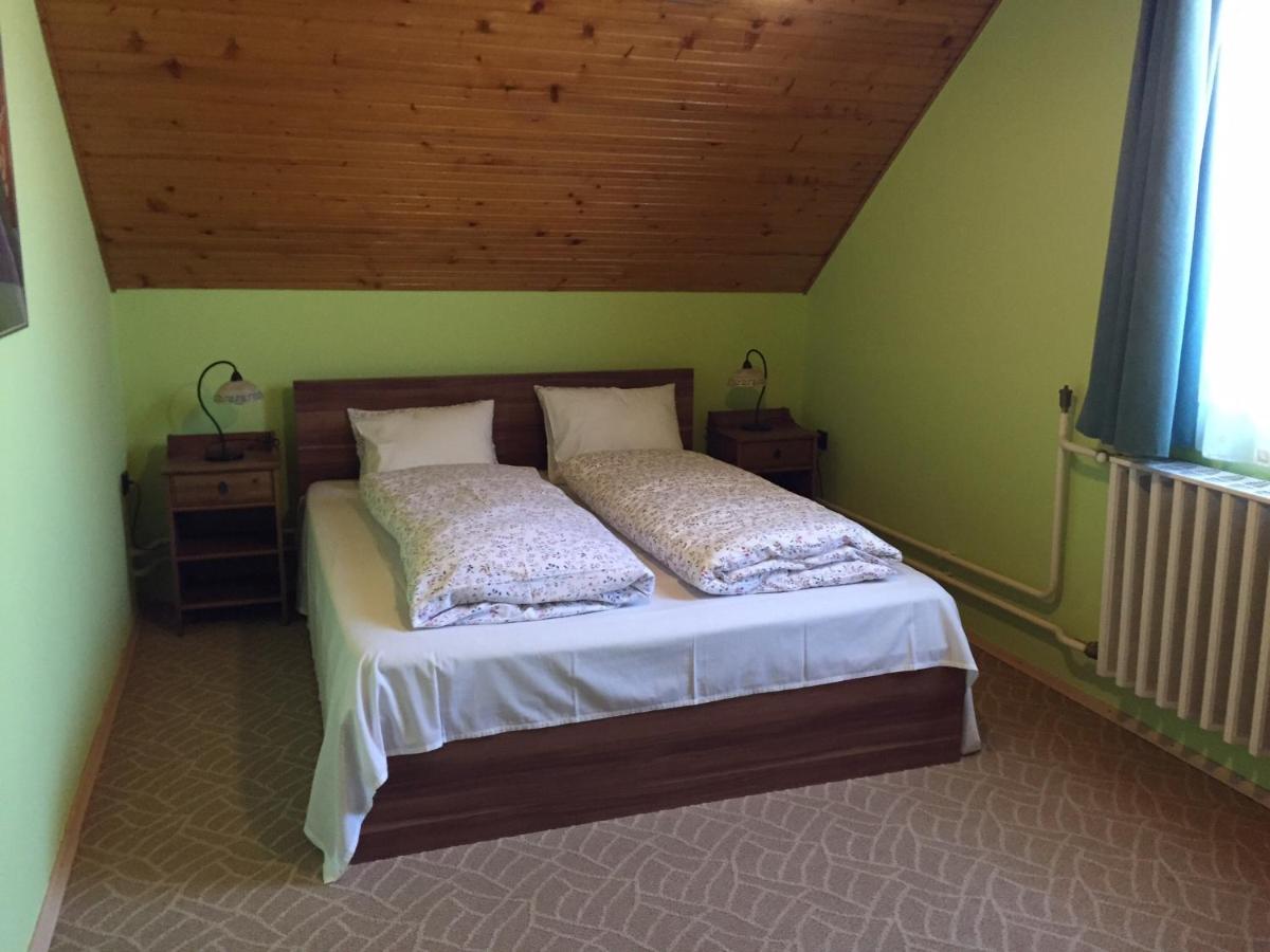 Tweepersoonskamer met 1 of 2 Bedden en een Extra Bed