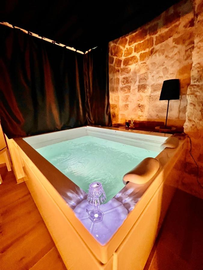 Deluxe Tweepersoonskamer met 1 of 2 Bedden en Bubbelbad