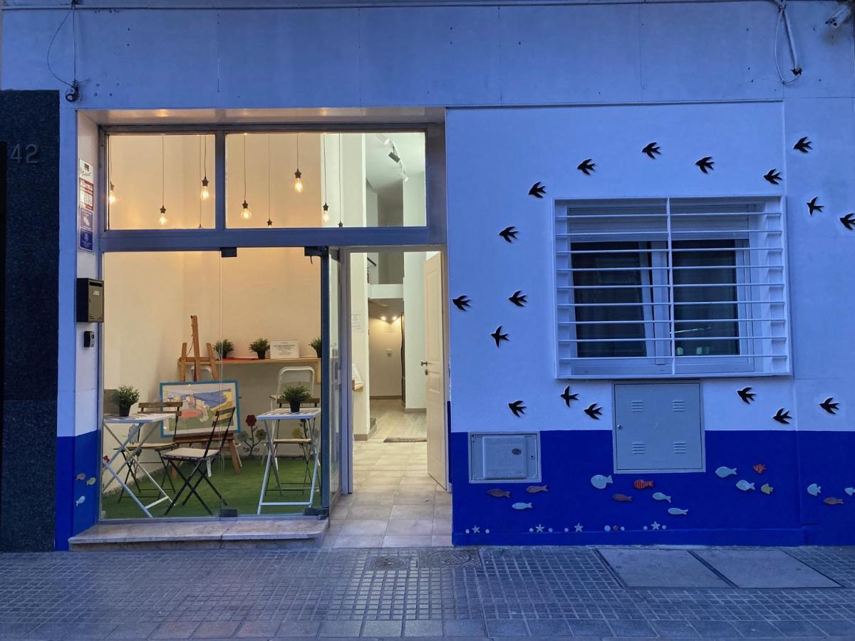 Golondrinas de Malaga "Apartamentos con mucho Arte" y terraza solarium en coliving - B&B