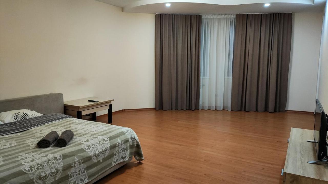 Запорізька 19. City Rooms - B&B