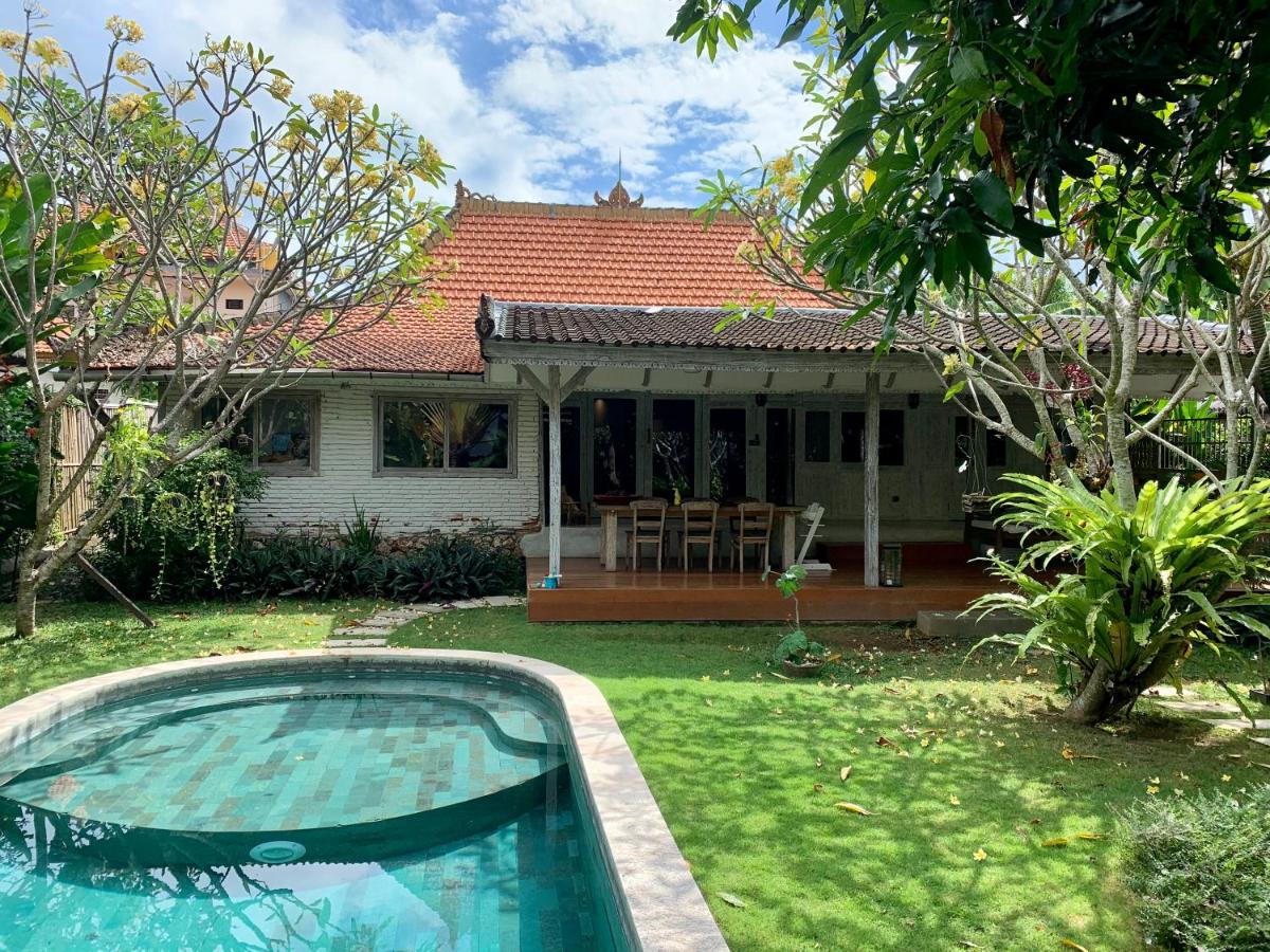 Quiet 3 BR-3 bathroom villa in heart of Canggu - B&B Canggu