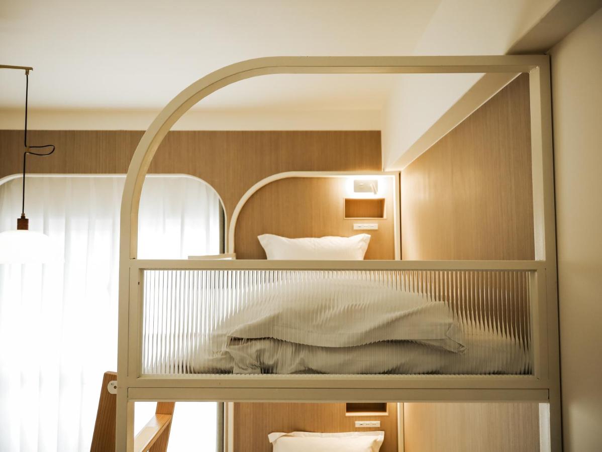 Vierbettzimmer mit Balkon