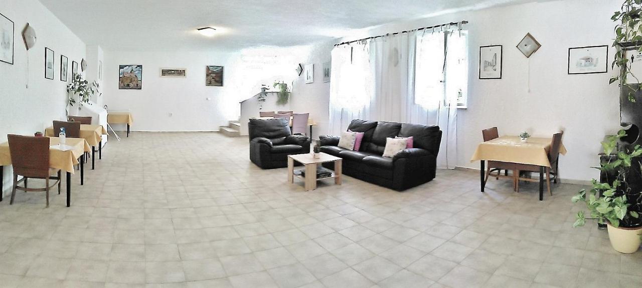 Guesthouse Cecilia 2 - Chambres d’hôtes