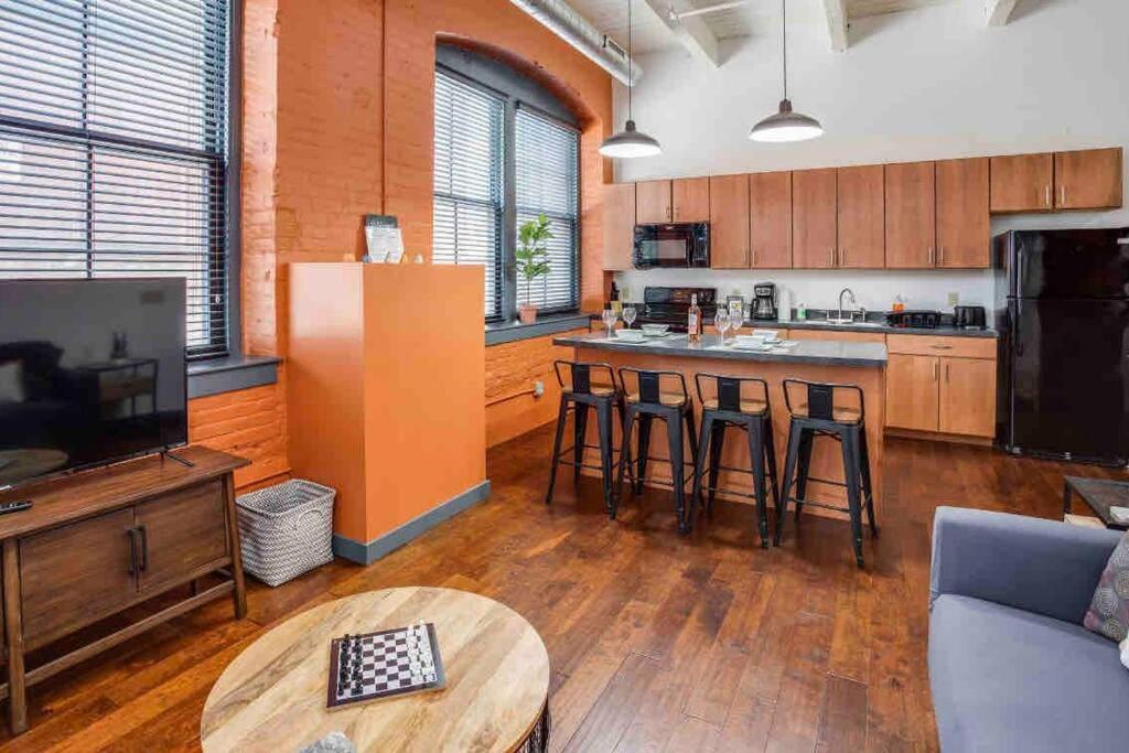 Modern Loft Style on Monroe by Dwtn & Park ave - Chambres d’hôtes