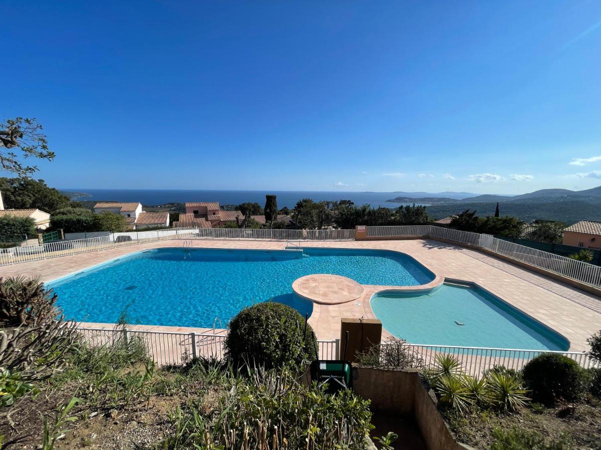Bastide 2 chambres - Piscine - Vue Mer - Wifi - 2 SDB - B&B La Croix-Valmer