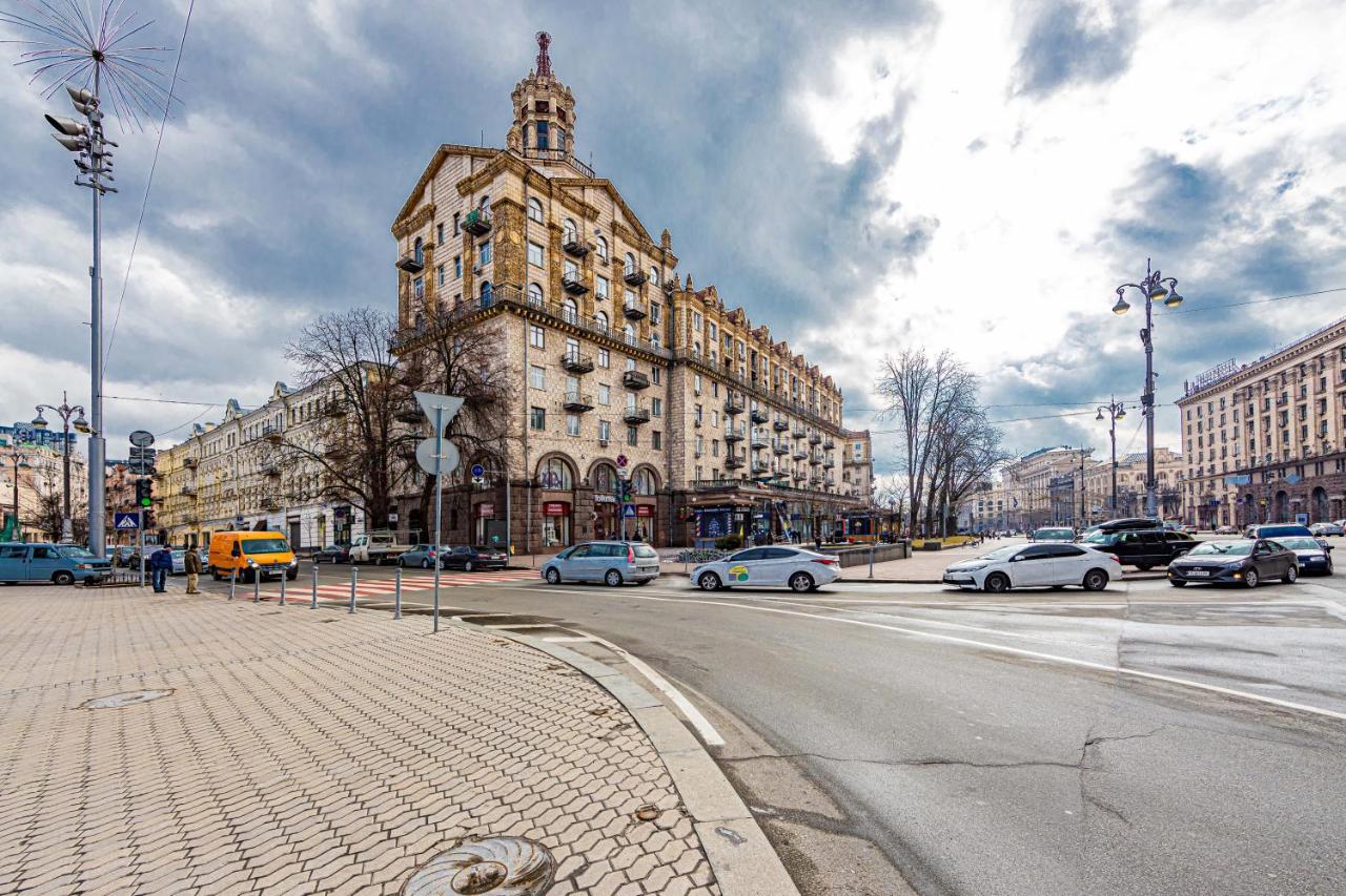 2к квартира із видом на Хрещатик - Chambres d’hôtes