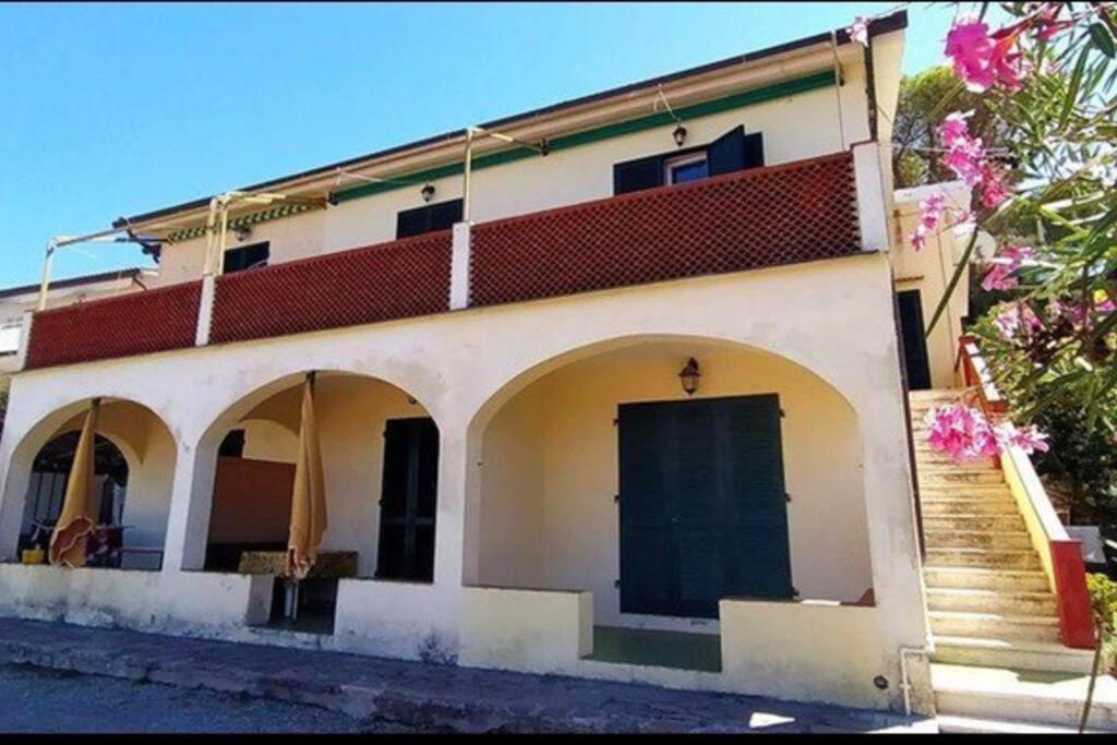 Bilocale con ampio terrazzo - Ferienwohnung