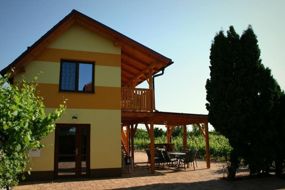 B&B Šakvice - PENZION POD PALAVU - Bed and Breakfast Šakvice