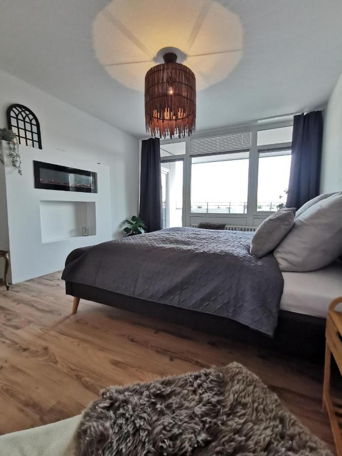 B&B Emden - Up Wulkje21 Neu renovierte Wohnung mit PKW Stellplatz - Bed and Breakfast Emden