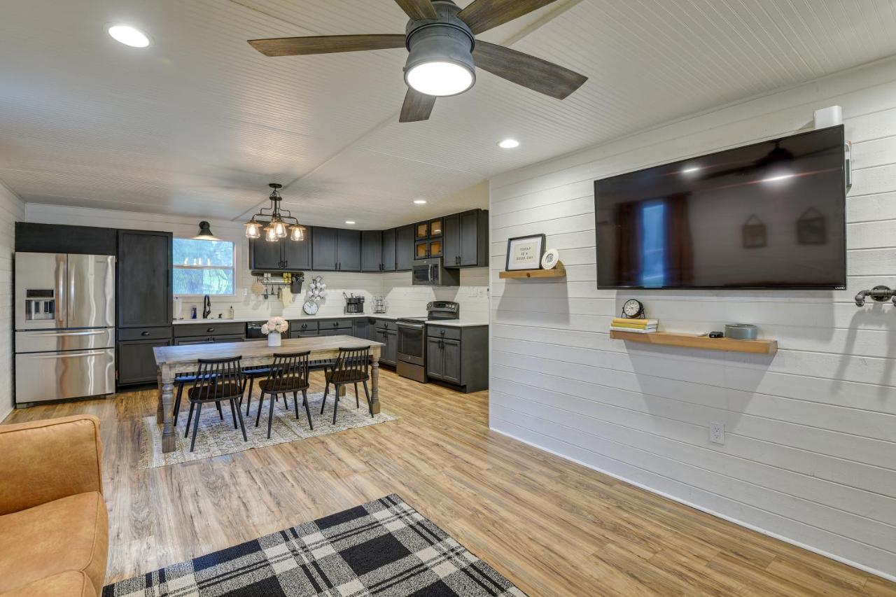 Dog-Friendly Home with Yard and Fire Pit in Midlothian - B&B