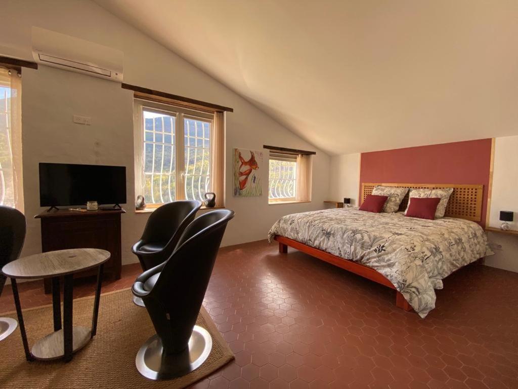 Vierbettzimmer mit Bergblick