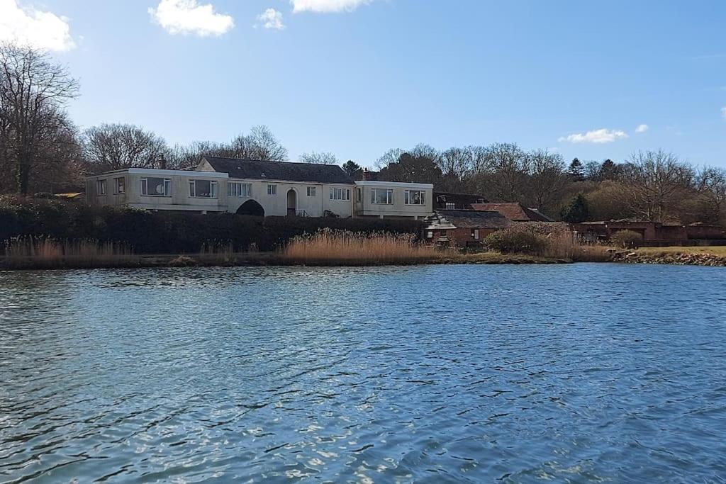 Brooklands Farm Hamble River Apartment with river frontage and garden - B&B Southampton