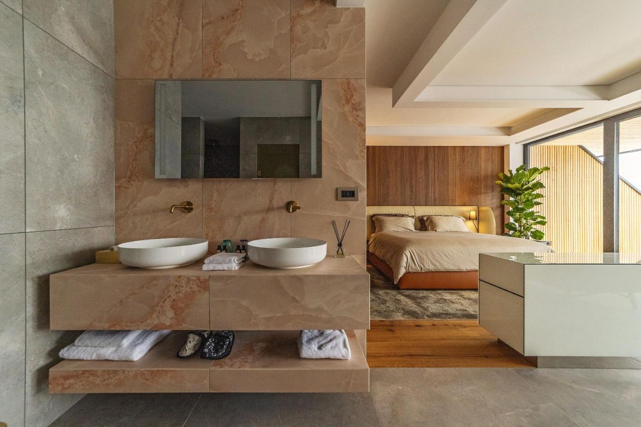 Suite with Mountain View