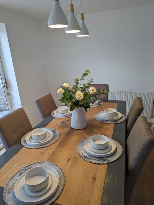 B&B Leominster - Cosy 4 Bedroom Town House Ample Parking & Netflix - Bed and Breakfast Leominster