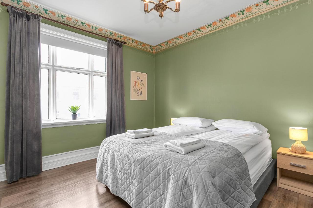 Charming Apartment - Amazing Downtown Location - B&B