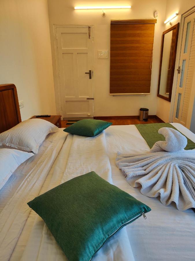 Chambre Double - Vue sur Piscine