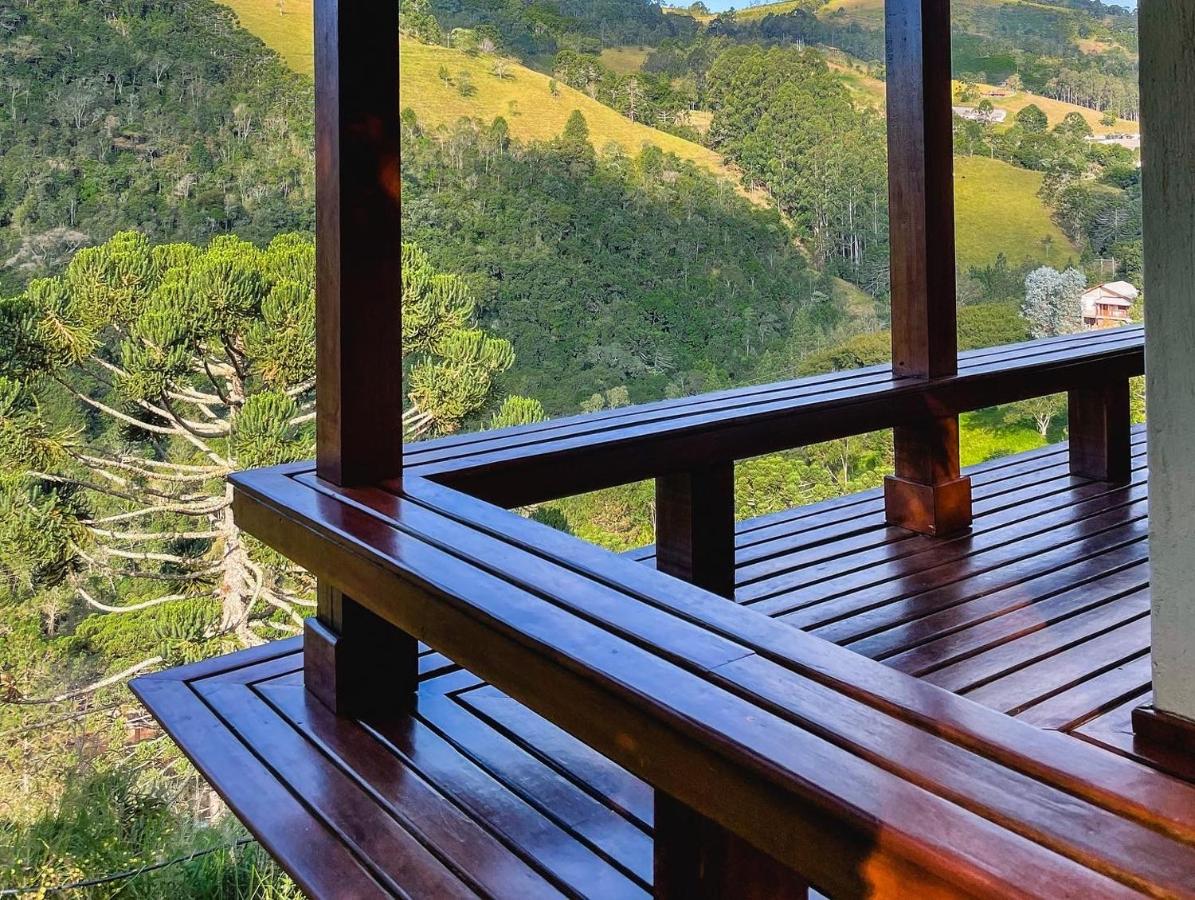 Chalet with Spa Bath with Mountain View
