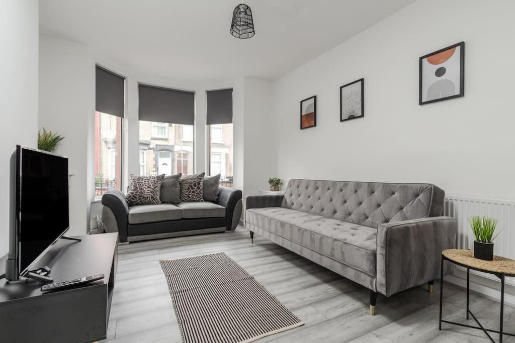 Liverpool 3 bed house (free parking) - Ferienwohnung