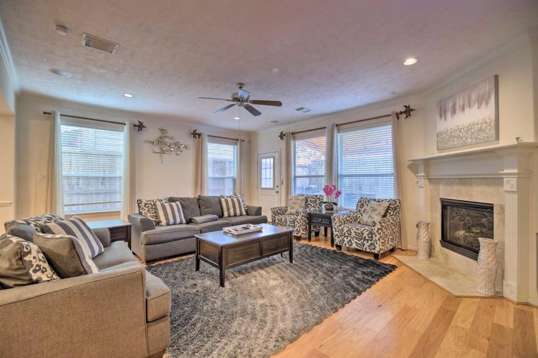 River Oaks 4BD Home Walkable to Whole Foods & Eateries - Chambres d’hôtes Houston