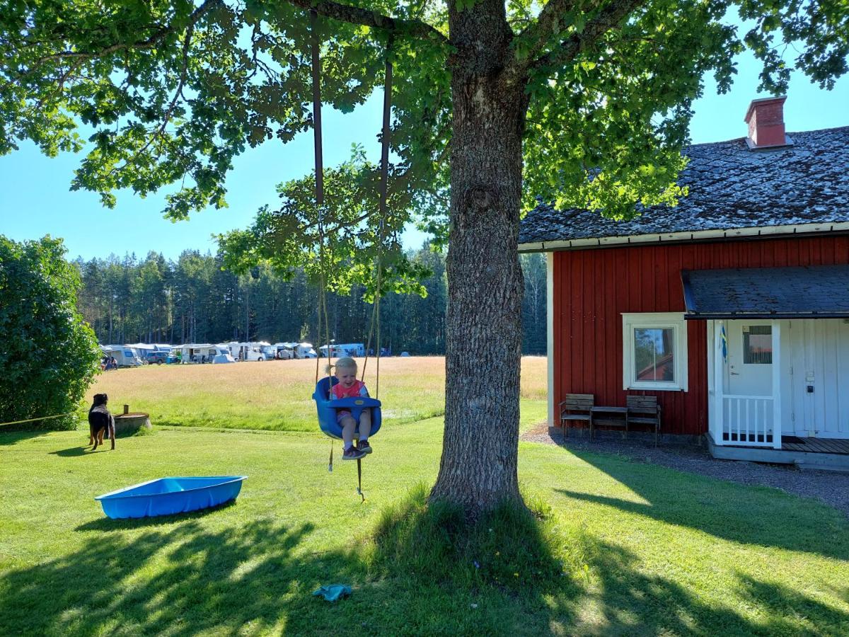 B&B Årjäng - Sandaholm Camping, Bad och Restaurang - Bed and Breakfast Årjäng