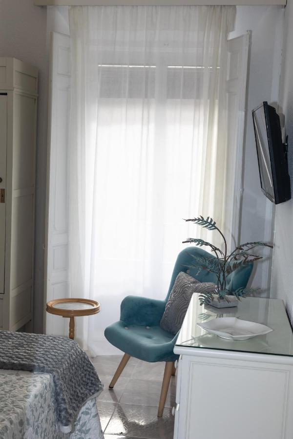 Tweepersoonskamer met Gedeelde Badkamer