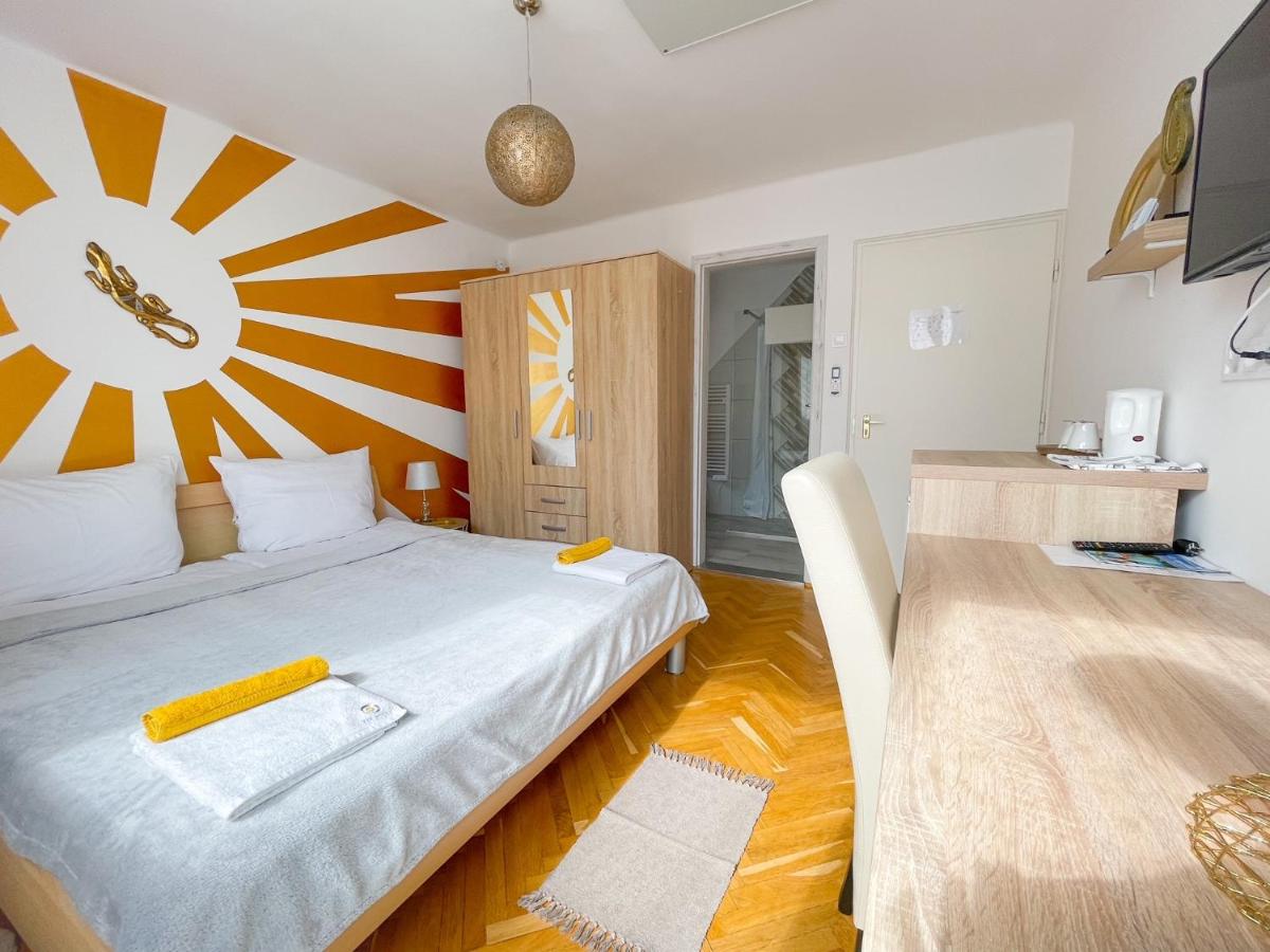 Deluxe Double Room with Shower