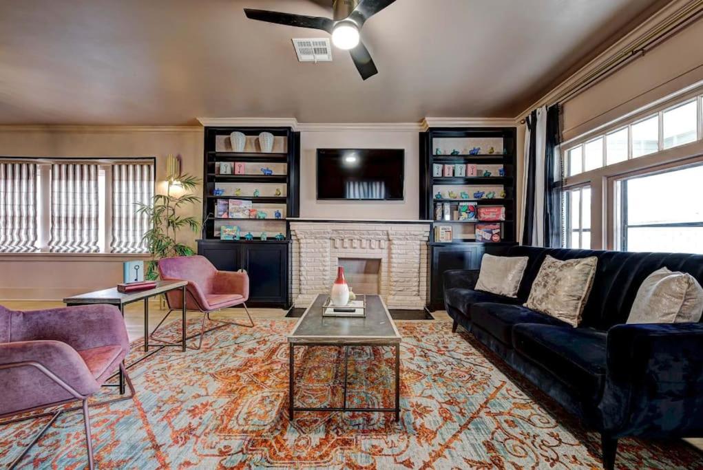 Boho Glam Bungalow mins away Western Ave Districts - Bed and Breakfast Oklahoma City