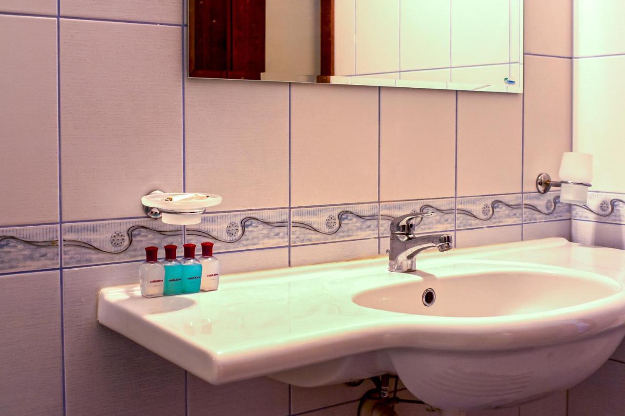 Studio on Maxi complex with parking - B&B Saints Constantine and Helena