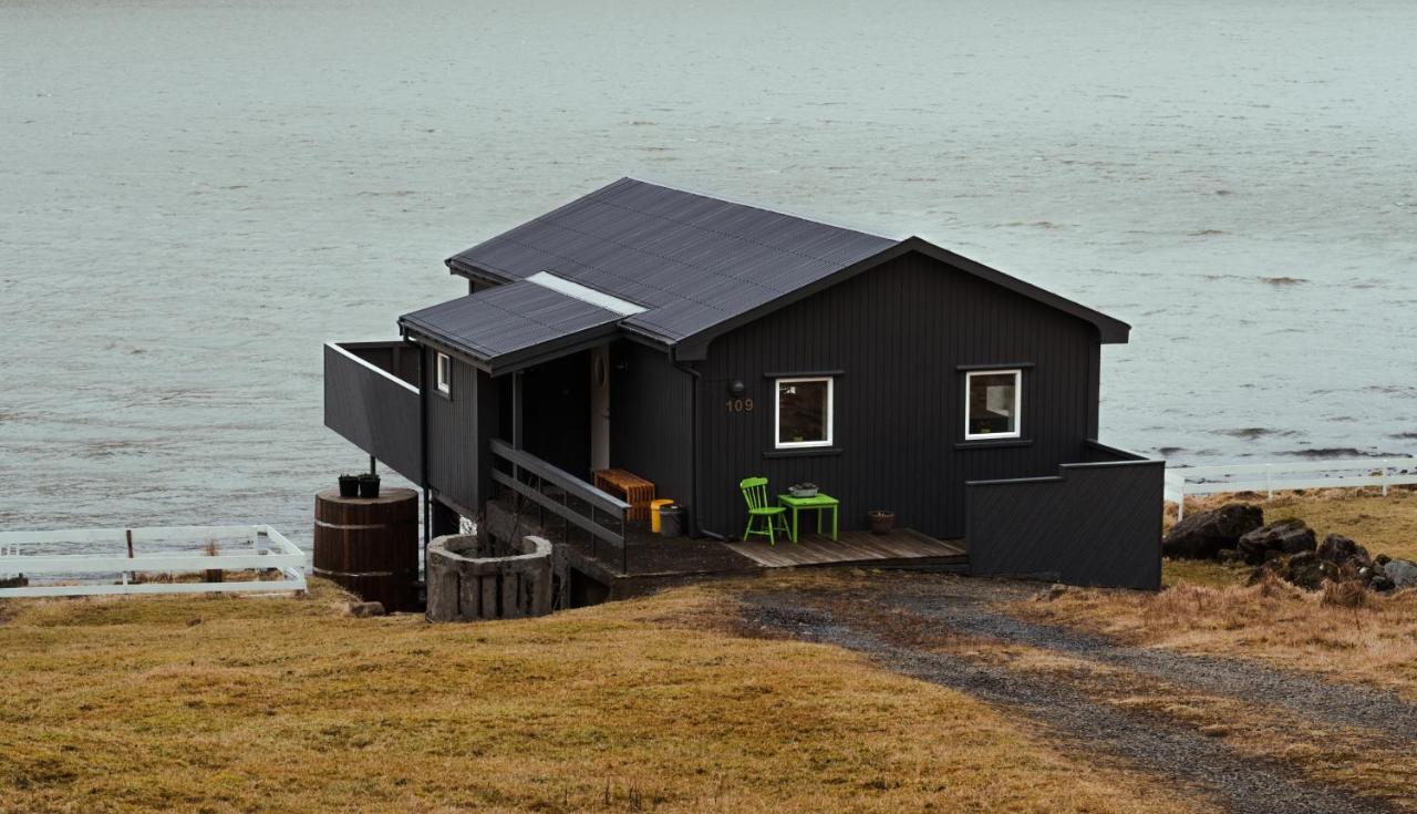 Waterfront retreat - 2 BR Boathouse - Ferienwohnung