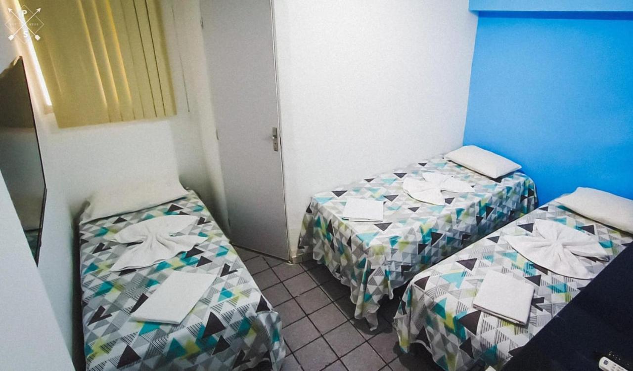 Camera Tripla Budget