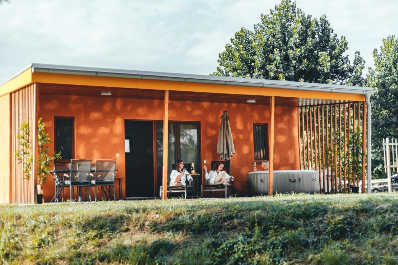 Terme Banovci - Mobilne hiške Med Brajdami - B&B