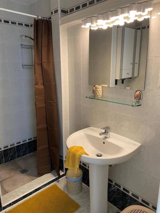 Belissimo Apartment 2 Bedrooms with patio BY NAMASTE ELITE - Chambres d'hôtes Torremolinos
