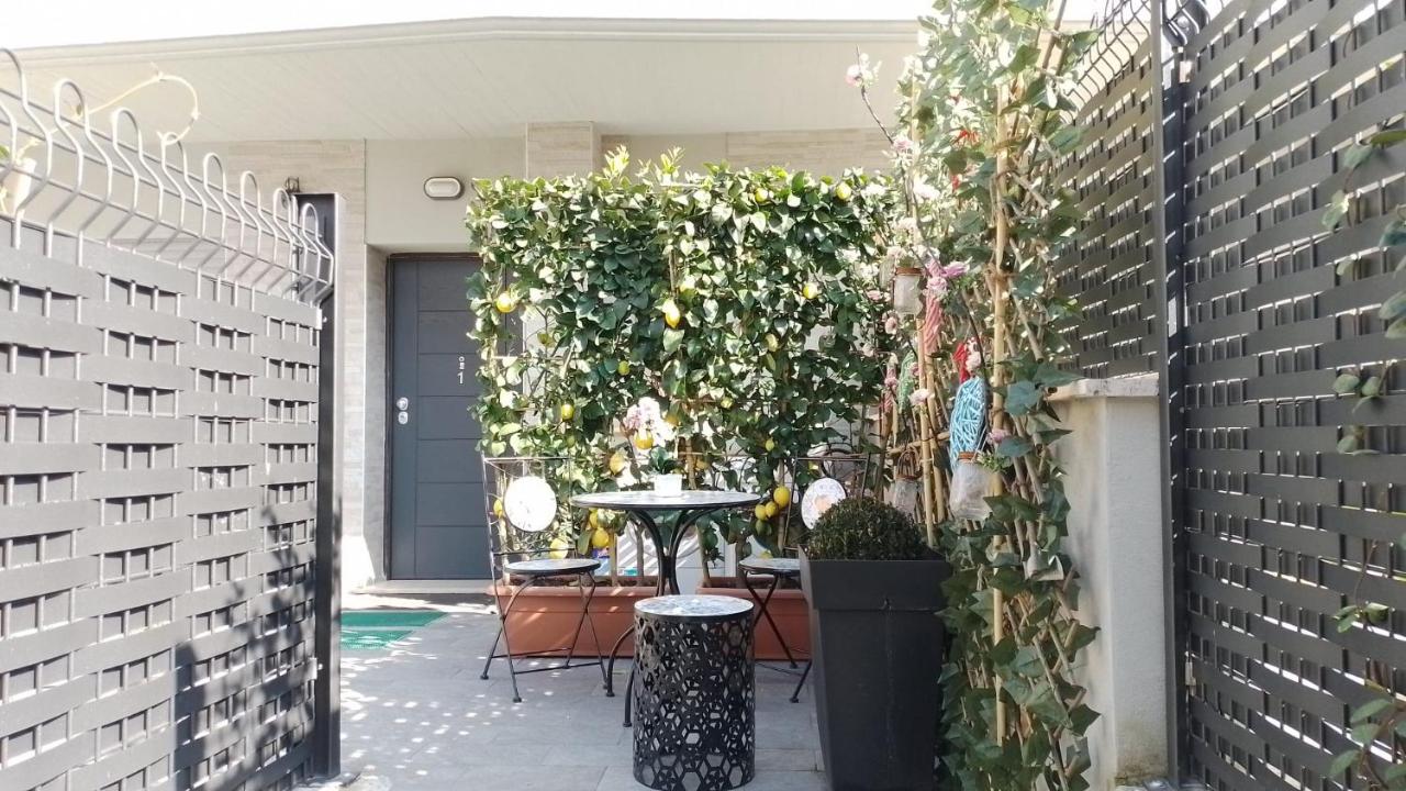 Tiny Green apartament in Rome - Magliana - B&B Roma