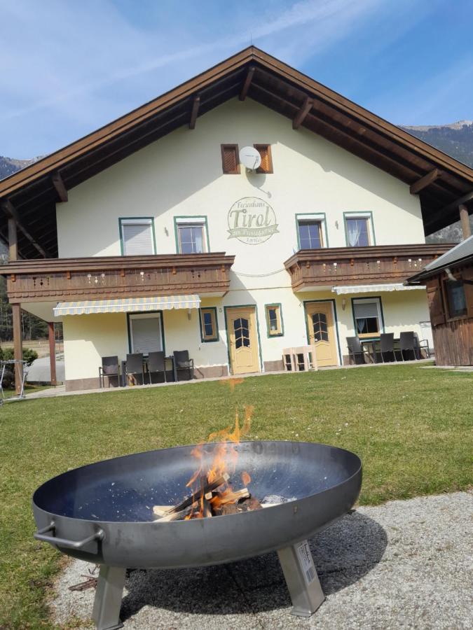 B&B Presseggersee - Landhaus Tirol - Bed and Breakfast Presseggersee