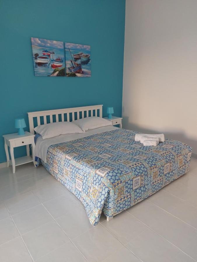 Deluxe Room (2 Adults + 1 Child)