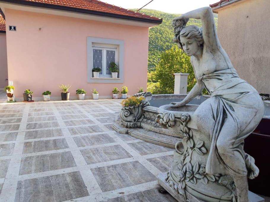 HOLIDAY HOME MARIJA BIG GARDEN, BARBECUE AND FREE PARKING - B&B Gornje Postinje