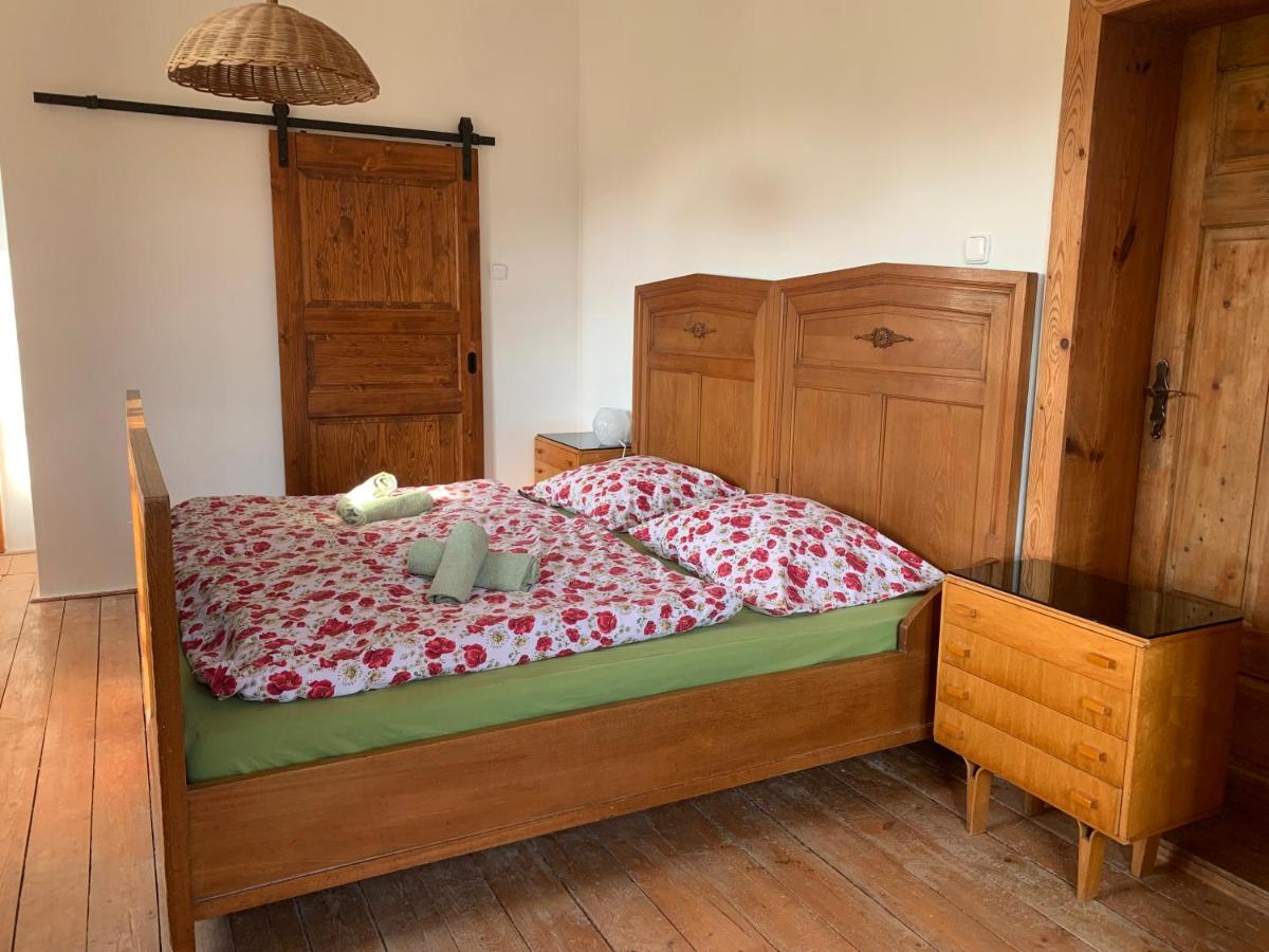 B&B Dolní Žandov - Dvorek na správném místě - Salajna 17 - Bed and Breakfast Dolní Žandov