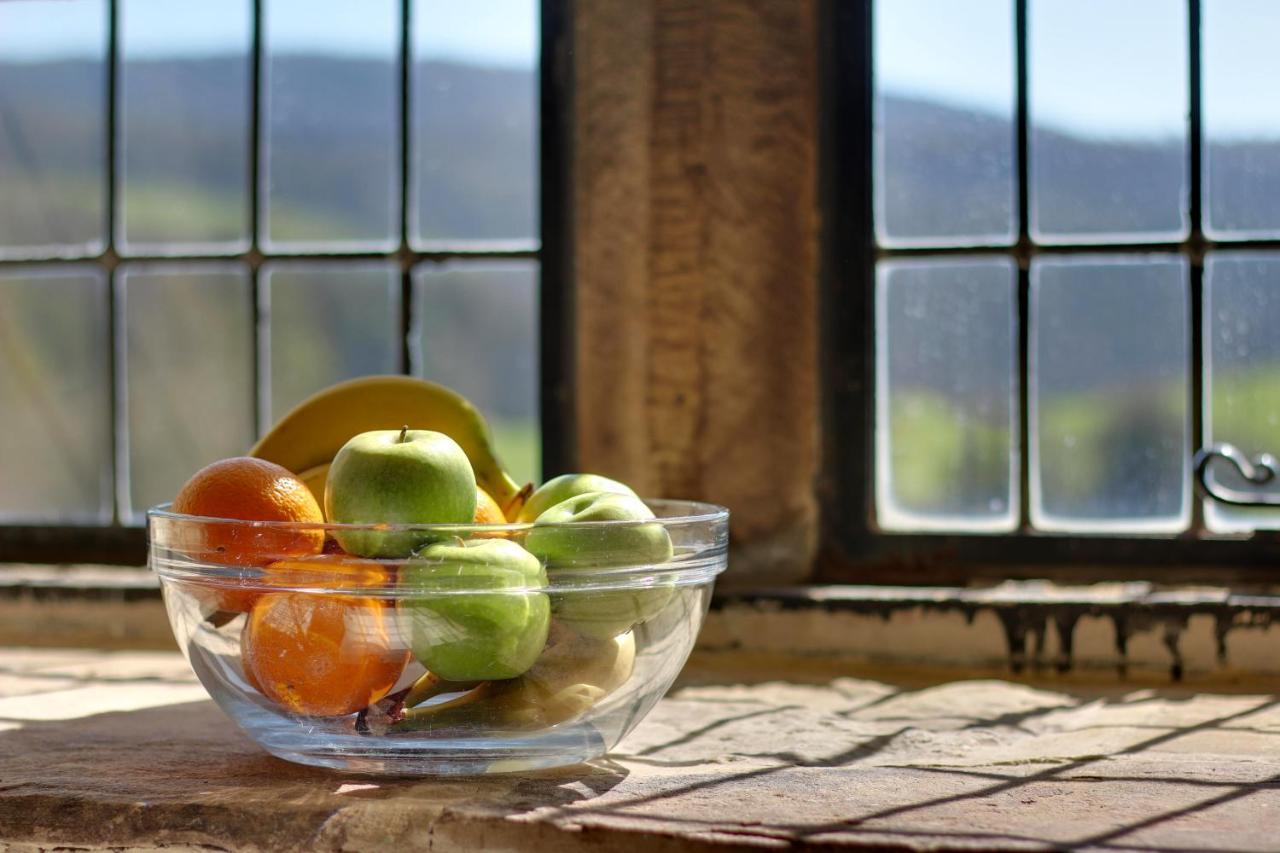 Derbyshire Chapel for 6 at Harthill Hall private hot tub 8am - 10pm plus private daily use of indoor pool and sauna 1 hour - Bed and Breakfast Stanton in Peak