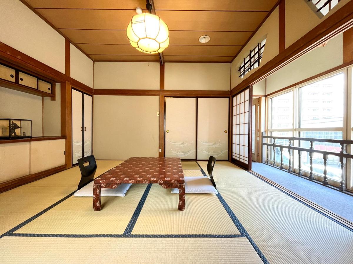 Tweepersoonskamer in Japanse Stijl met 2 Aparte Bedden