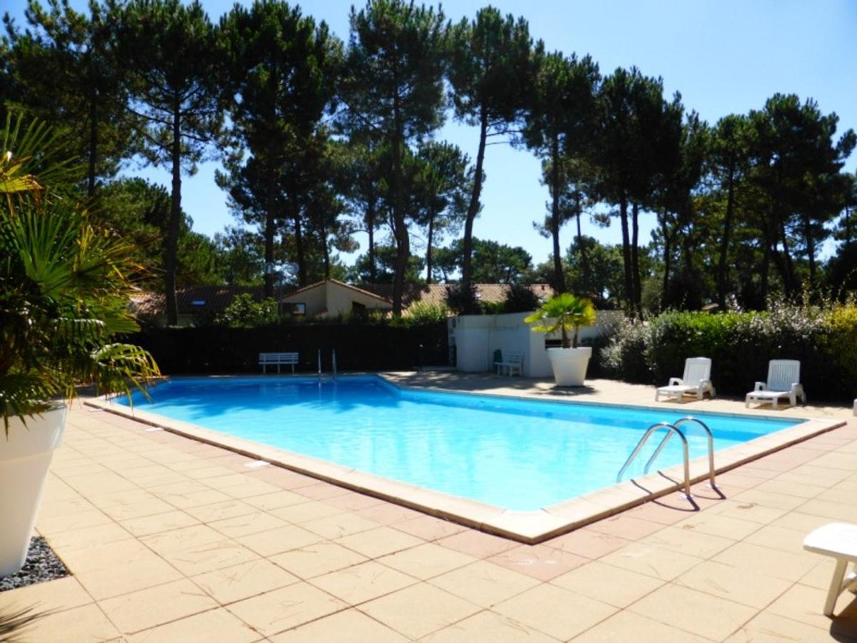 Location Vacances La Palmyre - Maison 4/5 pers. avec Piscine, Proche Plages & Commerces. - FR-1-705-6 - B&B